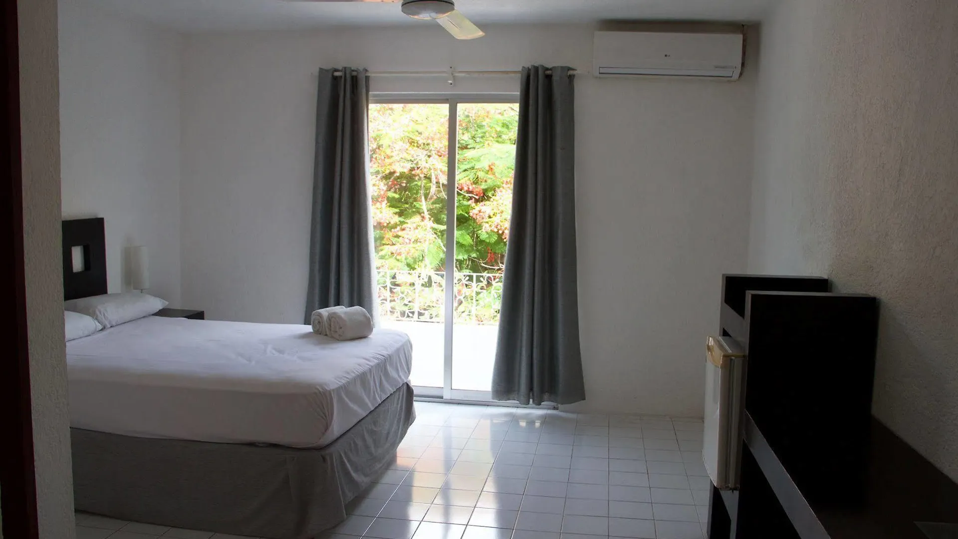 Tropical Casablanca Party Hotel Riviera Maya