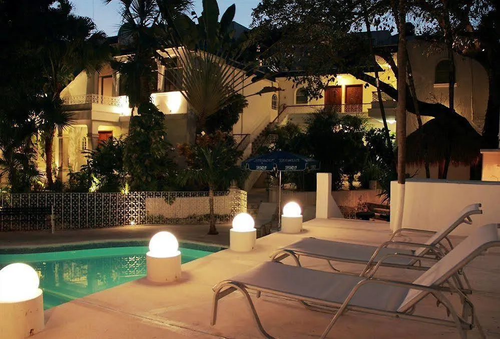 Tropical Casablanca Party Hotel Riviera Maya 2*,